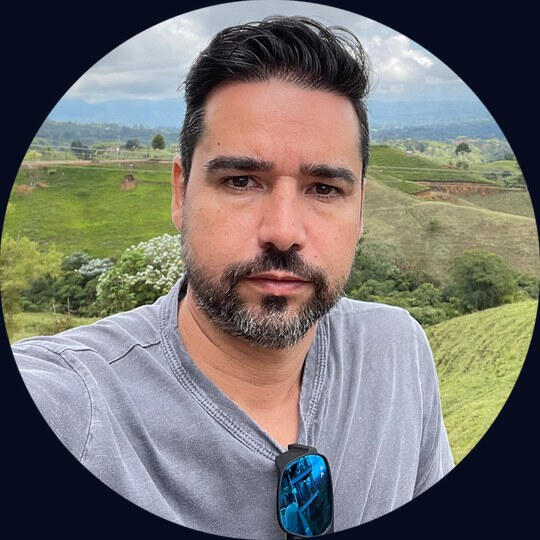 Portrait of Kevin Henao